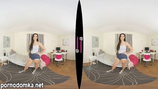 Гибкая Вайолет в VR порно