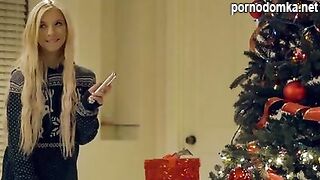 Семейный инцест: Братишки трахнули сводных сестренок за сперму на дырки!