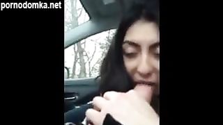 Армянка минетом отблагодарила водителя за бесплатный проезд в машине